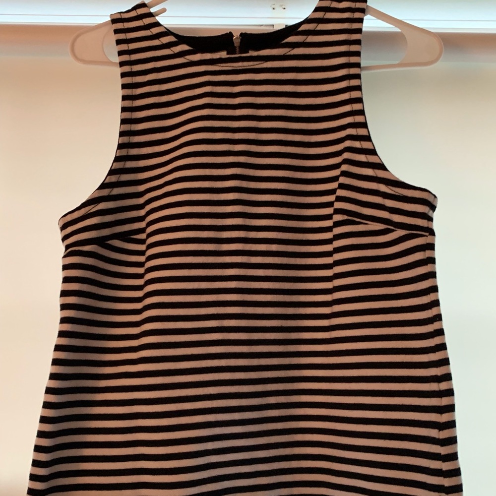 Sleeveless shirt